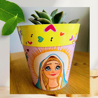 Maceta decorada virgen María