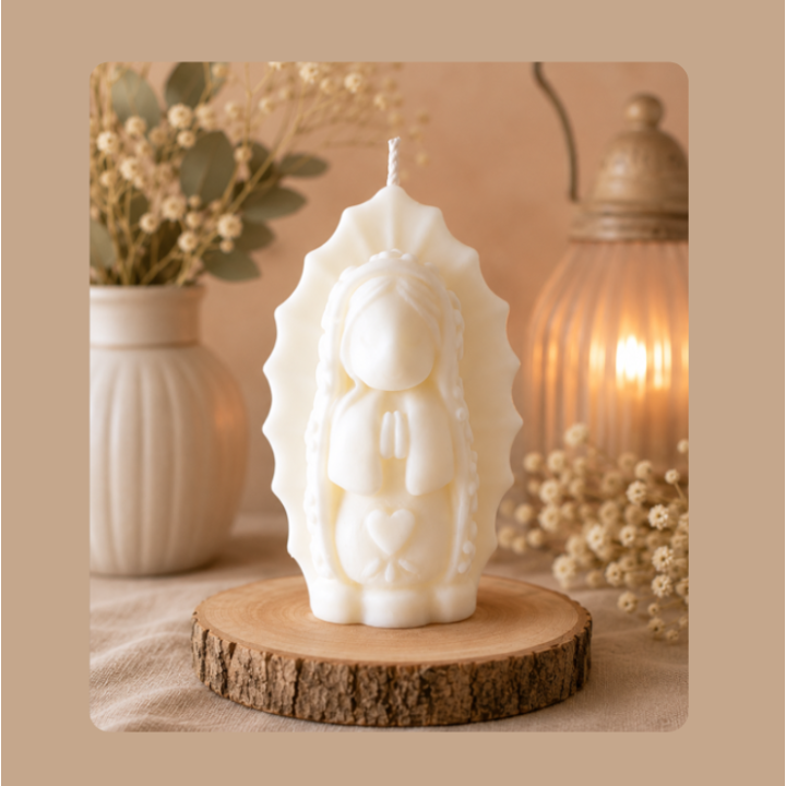 Vela de la Virgen María (7×5 cm): un detalle lleno de fe y luz, ideal para bautizos, primeras comuniones y regalos especiales.